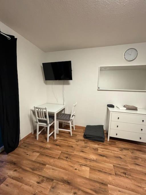 Gemuetliche Wohnung Mit Balkon Sarrebruck Exterior foto